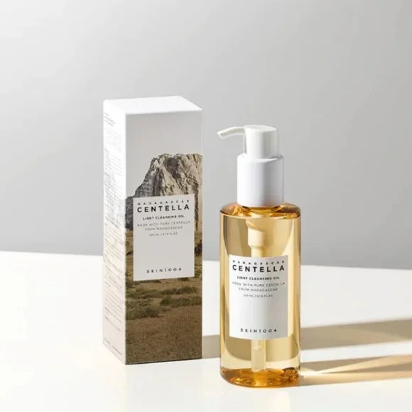 Skin1004 Madagascar Centella Light Cleansing Oil - Picture 2 of 2